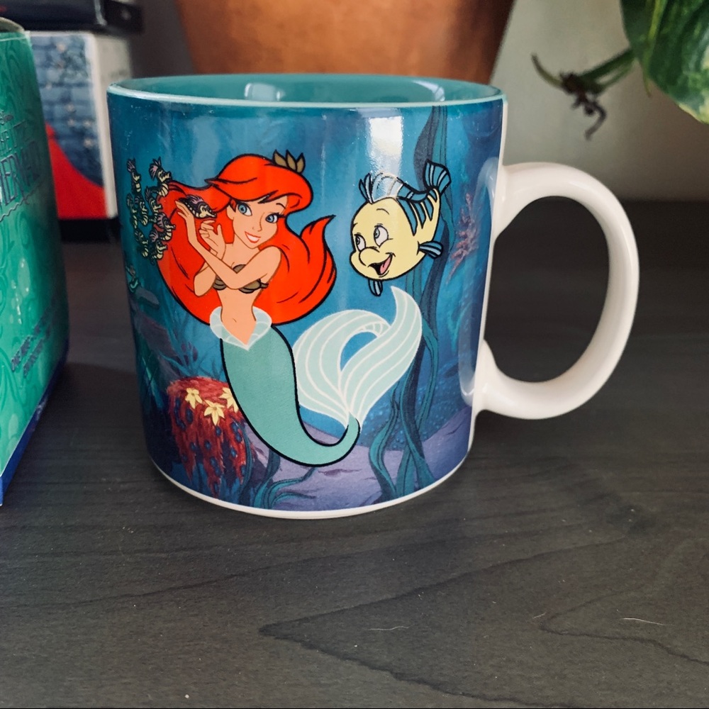 Retired Disney Ariel Ceramic Mug (Original Box)